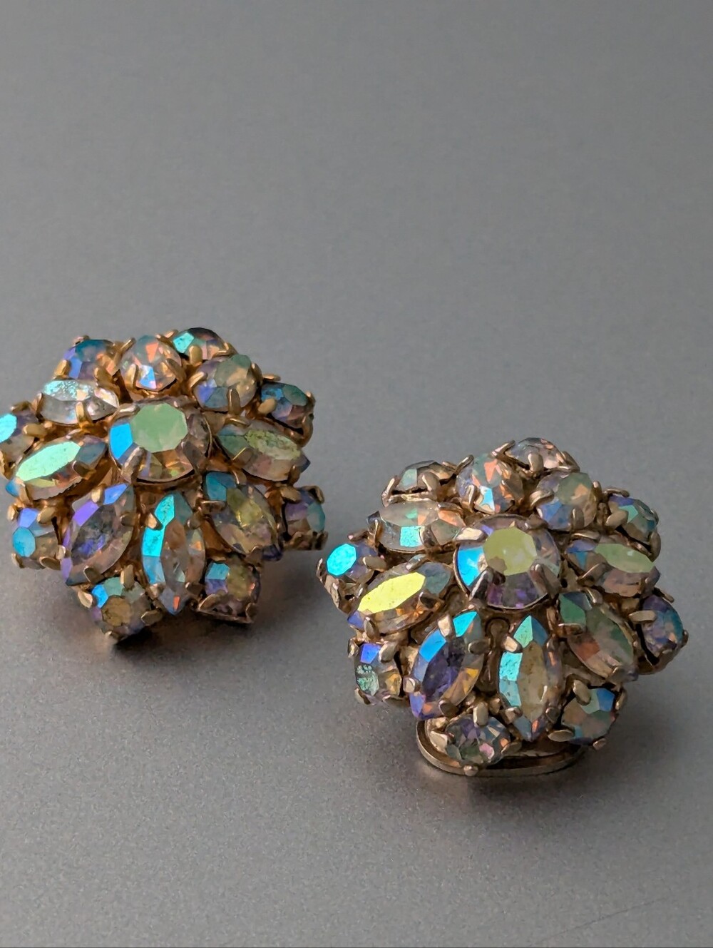 Vintage 1950's Weiss Aurora Borealis Earrings! Beautiful!